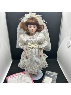 Paradise Galleries "Megan" collectors porcelein dol